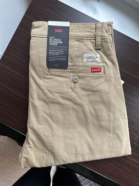 Levi's Khaki Tapered Chinos - Light Tan